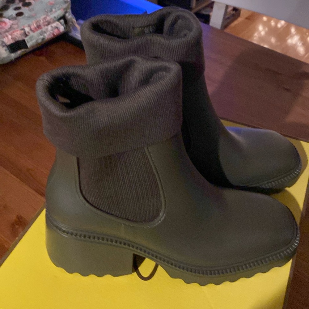 Circus. NY moto must-have boots. chunky lug soles - 3 inch wide Heel.